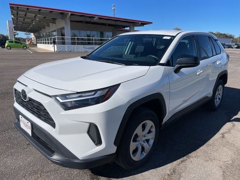 Used 2024 Toyota RAV4 LE image 3