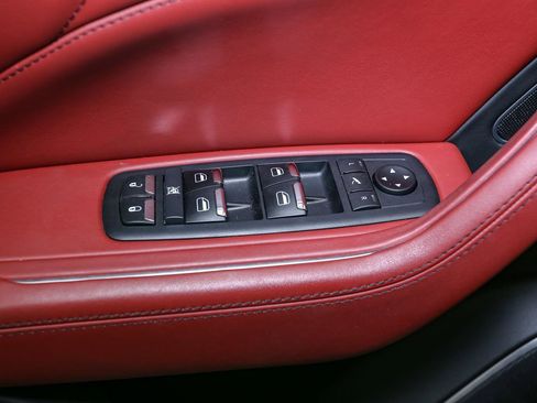 Used 2020 Maserati Levante S GranSport image 46