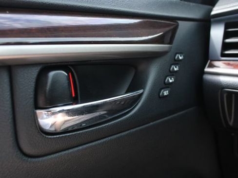 Used 2013 Lexus ES 350 w/ Luxury Pkg FWD image 7