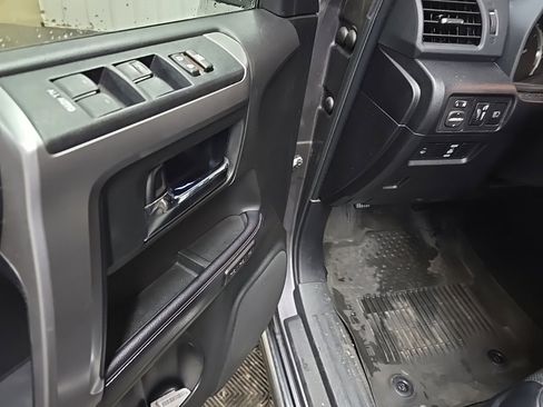 Used 2021 Toyota 4Runner Limited image 28