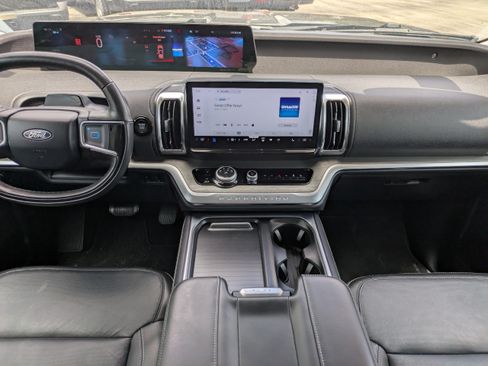 Used 2025 Ford Expedition Max Platinum AWD/4WD image 14