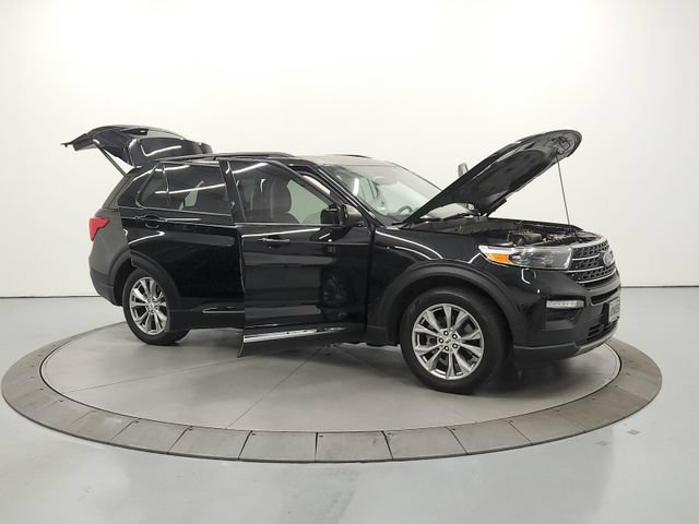 Used 2023 Ford Explorer XLT w/ Equipment Group 202A RWD image 10