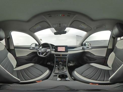 New 2025 Volkswagen Taos SEL image 10
