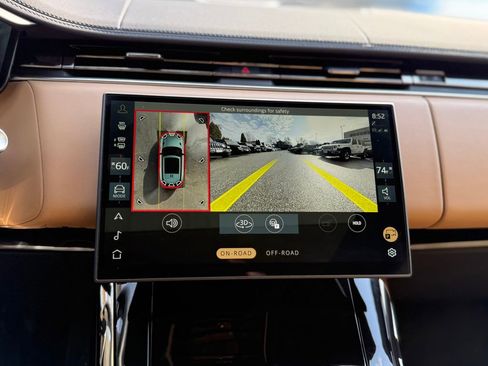 Used 2025 Land Rover Range Rover Sport SE image 30