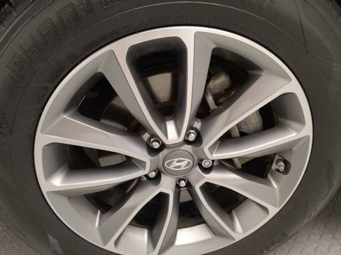 Used 2018 Hyundai Santa Fe SE FWD image 31