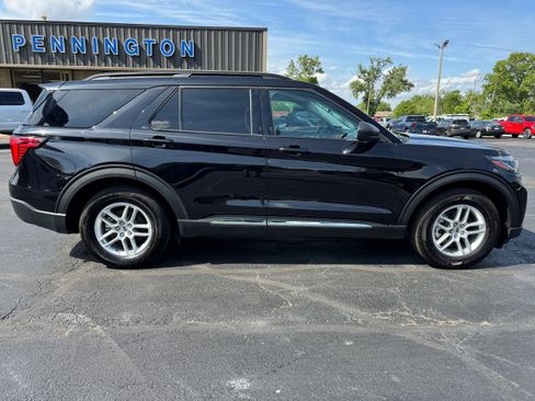 Used 2025 Ford Explorer Active RWD image 8