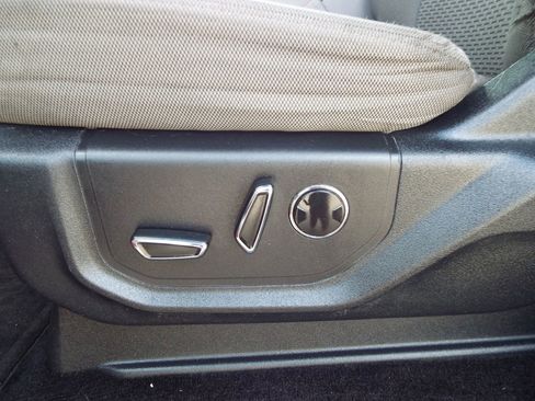 Used 2015 Ford F150 XLT w/ Equipment Group 302A Luxury AWD/4WD image 22