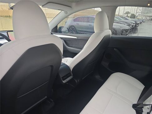 Used 2023 Tesla Model Y Performance AWD/4WD image 12