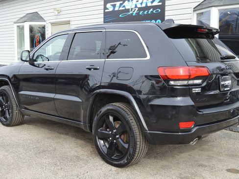 Used 2015 Jeep Grand Cherokee Altitude image 3