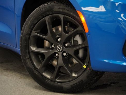 New 2026 Chrysler Pacifica Select image 4