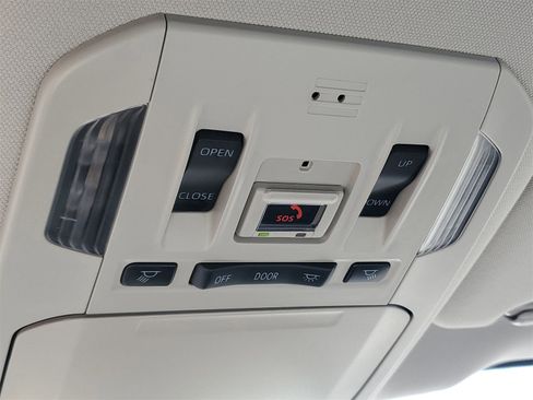 Certified 2023 Toyota Highlander XLE image 33