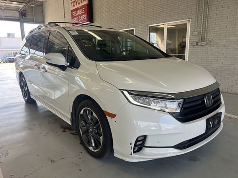 Used 2022 Honda Odyssey Elite image 3