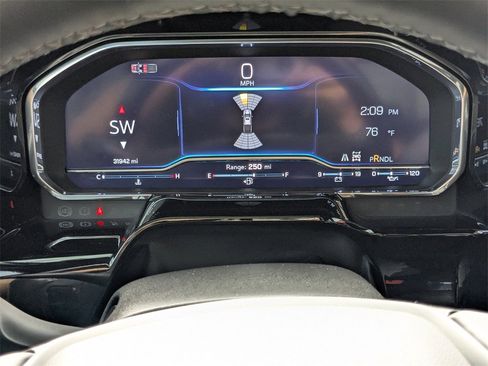 Certified 2025 Chevrolet Silverado 2500 High Country w/ Technology Package image 22