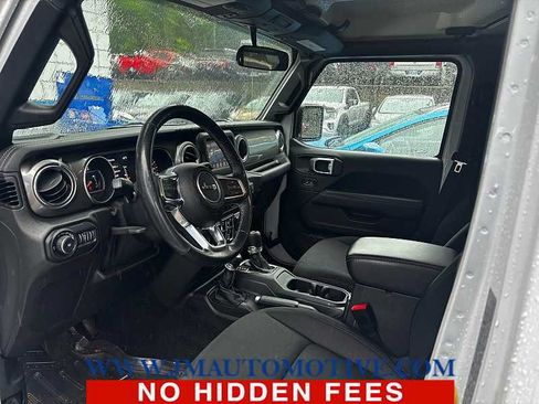 Used 2019 Jeep Wrangler Unlimited Sahara w/ Cold Weather Group AWD/4WD image 2