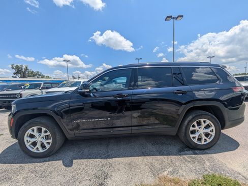 Used 2023 Jeep Grand Cherokee L Limited w/ Luxury Tech Group II AWD/4WD image 7