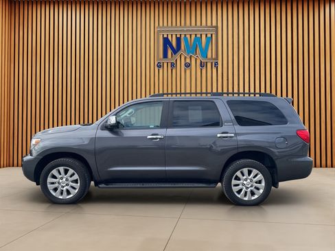 Used 2017 Toyota Sequoia Platinum image 24