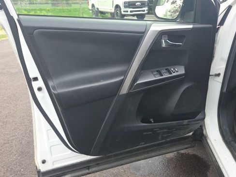Used 2016 Toyota RAV4 XLE image 22