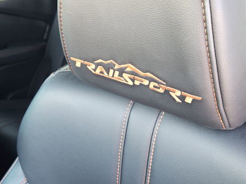 Used 2023 Honda Pilot TrailSport image 17