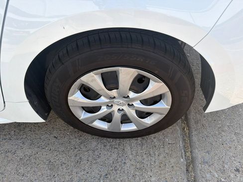 Used 2024 Toyota Corolla LE FWD image 7