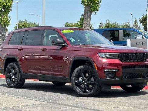 New 2025 Jeep Grand Cherokee L Limited w/ Luxury Tech Group II image 2