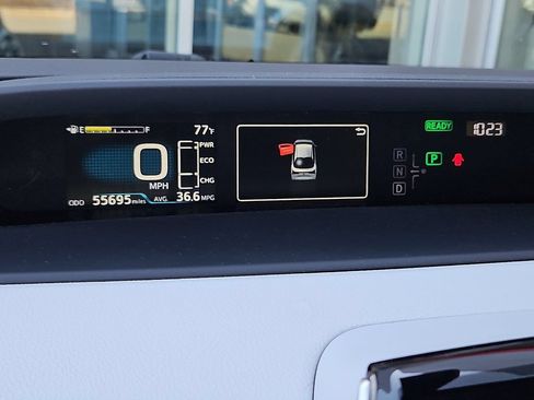 Used 2019 Toyota Prius LE AWD/4WD image 18