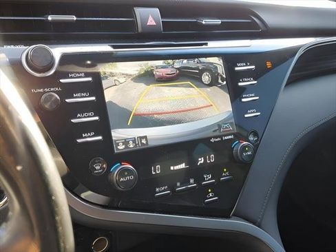 Used 2019 Toyota Camry XLE FWD image 21