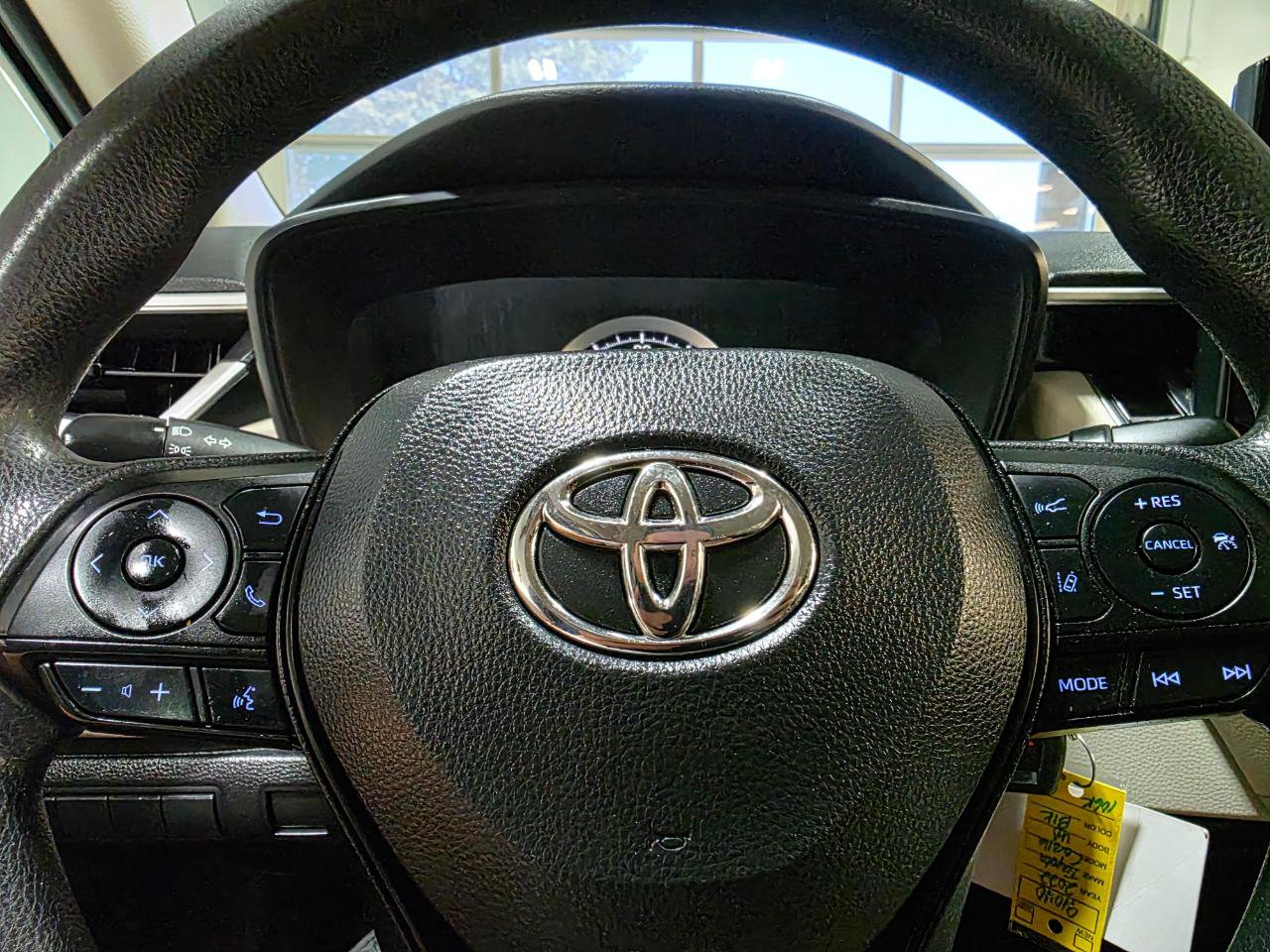 Used 2022 Toyota Corolla LE FWD image 26