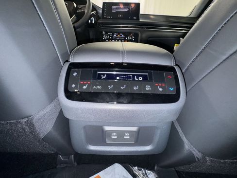 Certified 2026 INFINITI QX60 Luxe w/ Family Package AWD/4WD image 57