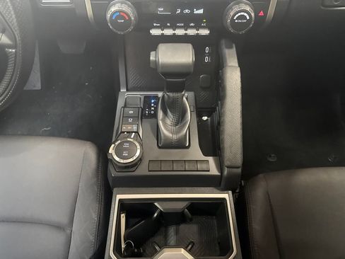 Used 2025 Toyota Tacoma SR5 AWD/4WD image 15