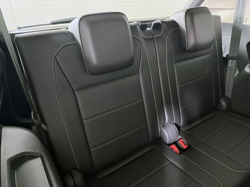 Used 2021 Volkswagen Tiguan SE w/ Panoramic Sunroof Package AWD/4WD image 33