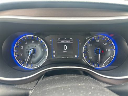 Used 2020 Chrysler Voyager LX w/ Cold Weather Group FWD image 15