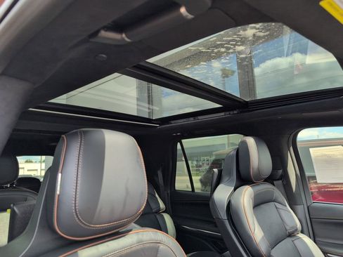 New 2025 Lincoln Navigator L Black Label image 10