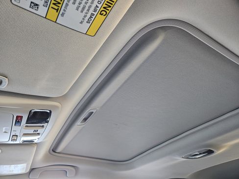 Used 2018 Subaru Outback 3.6R Touring image 42