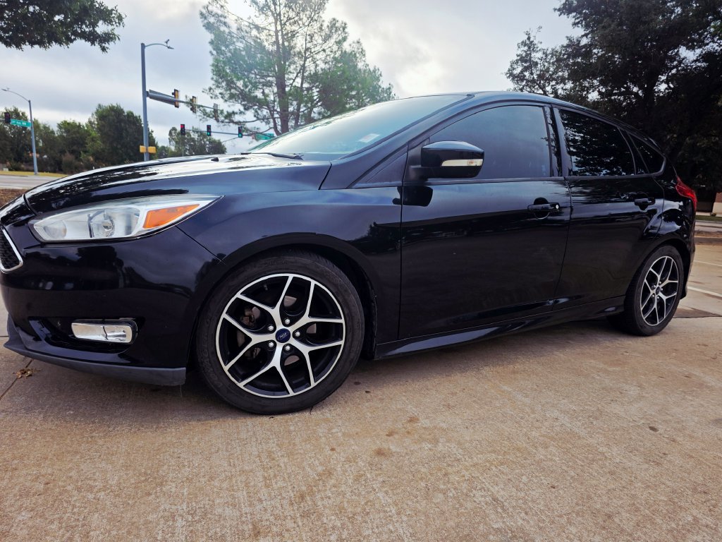 Used 2015 Ford Focus SE w/ SE Sport Package FWD image 8