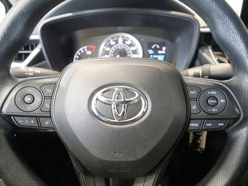 Used 2021 Toyota Corolla LE FWD image 18
