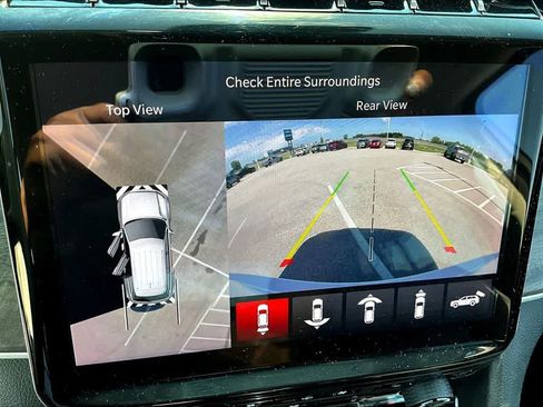 Used 2023 Jeep Grand Cherokee Limited w/ Luxury Tech Group II AWD/4WD image 16