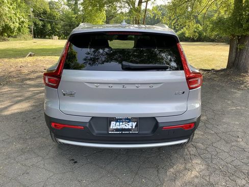 Used 2023 Volvo XC40 B5 Core w/ Climate Package AWD/4WD image 7
