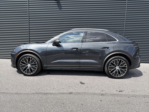 New 2025 Porsche Macan 4 Electric AWD/4WD image 12