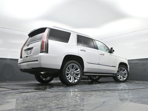 Used 2020 Cadillac Escalade Premium Luxury w/ LPO, Radiant Package image 38