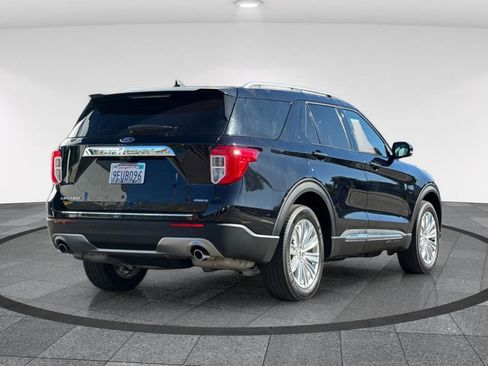 Certified 2023 Ford Explorer Limited w/ Hybrid Equipment Group 310A image 5