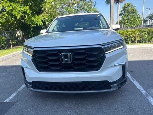 Used 2025 Honda Pilot EX-L image 2