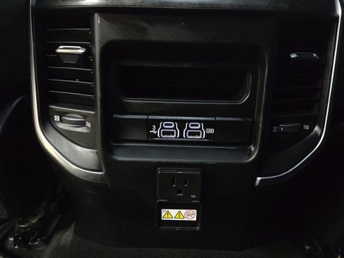 Used 2019 RAM 1500 Big Horn AWD/4WD image 19