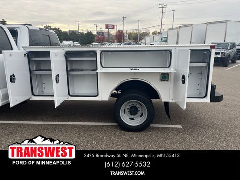 New 2025 Ford F550 4x4 SuperCab Super Duty image 4