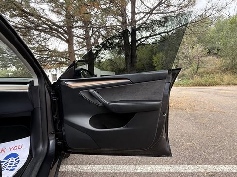 Used 2024 Tesla Model Y Long Range image 28