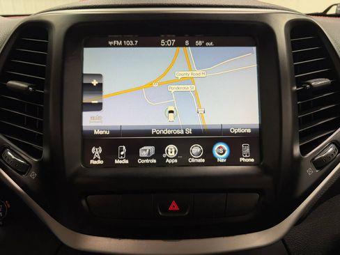 Used 2015 Jeep Cherokee Trailhawk w/ Comfort/Convenience Group AWD/4WD image 22