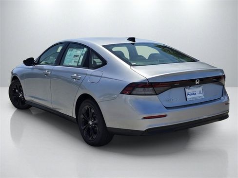 New 2025 Honda Accord SE image 6