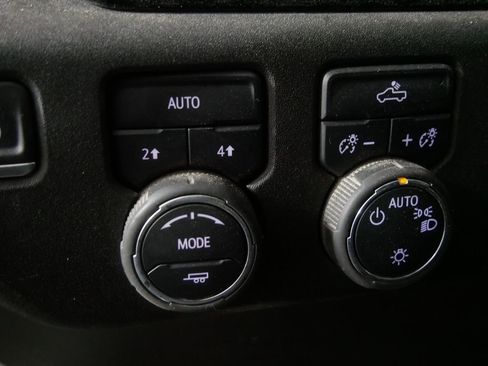 Used 2025 Chevrolet Silverado 1500 LT w/ Work Truck Package AWD/4WD image 15