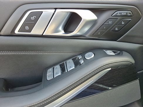 Certified 2025 BMW X7 M60i image 14