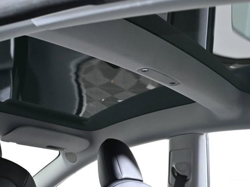 Used 2021 Tesla Model 3 Standard Range Plus image 26