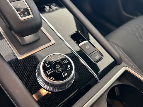 New 2025 Mitsubishi Outlander SEL Black Edition image 9